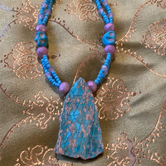 Handmade Jewelry Turquoise Centre Beaded Necklace w Skulls & Semiprecious Stones - Picture 3 of 9
